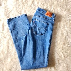 Levi Skinny Straight 31W. Light Wash. Women's. EUC.